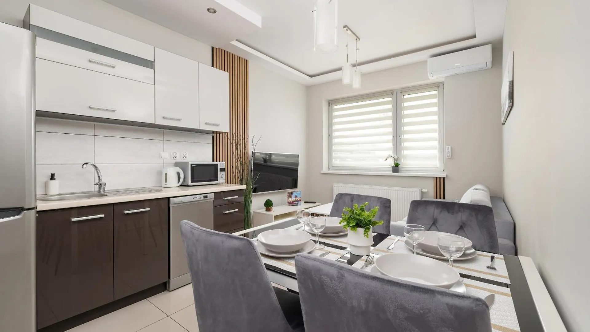 Podgorze Air-Conditioned Family Apartment With Parking By Noclegi Renters 克拉科夫