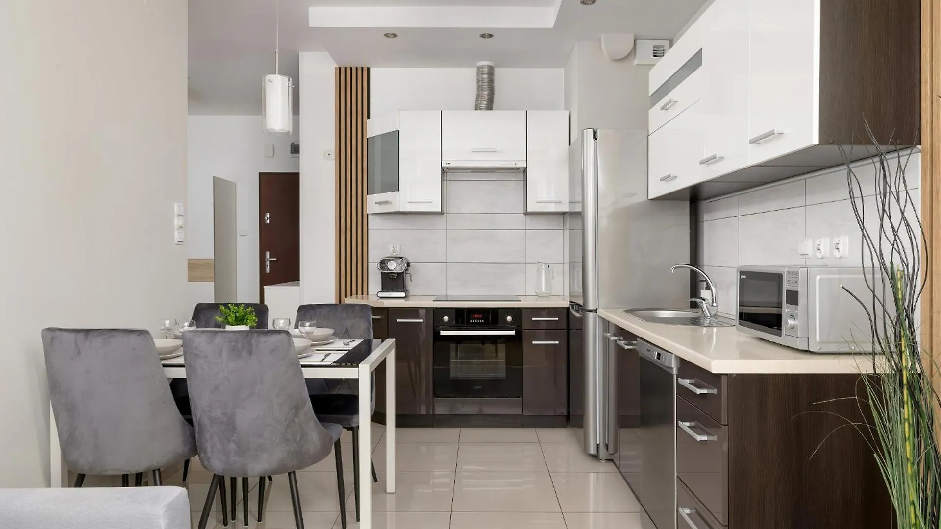 Podgorze Air-Conditioned Family Apartment With Parking By Noclegi Renters Krakow